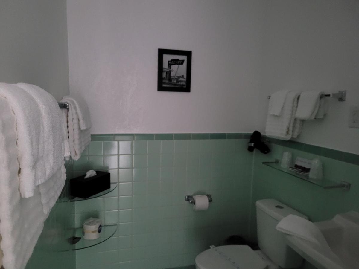 Rocket Motel Кастер Екстер'єр фото