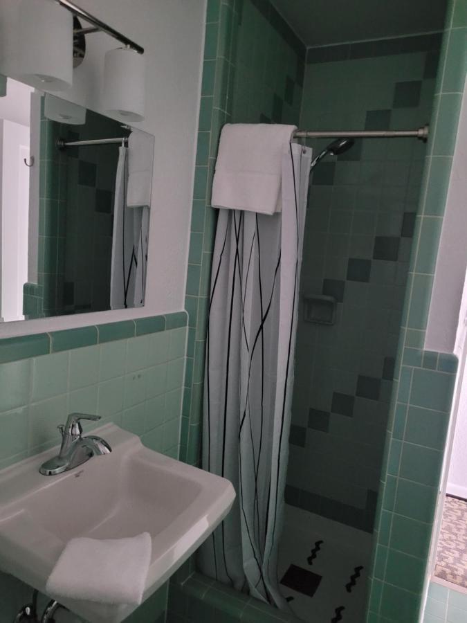 Rocket Motel Кастер Екстер'єр фото