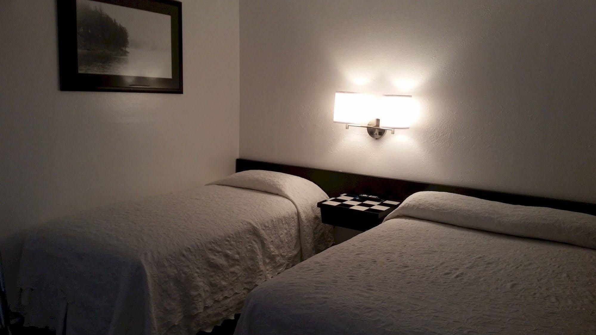 Rocket Motel Кастер Екстер'єр фото