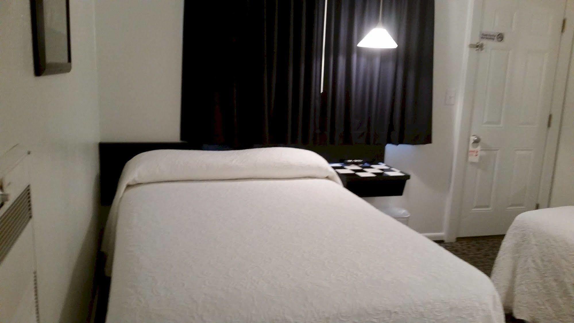 Rocket Motel Кастер Екстер'єр фото